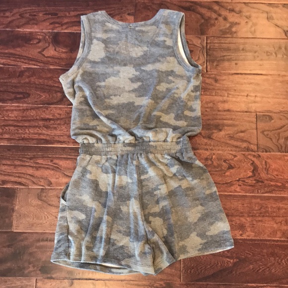 Roan and Ryan camo print romper - Picture 4 of 4